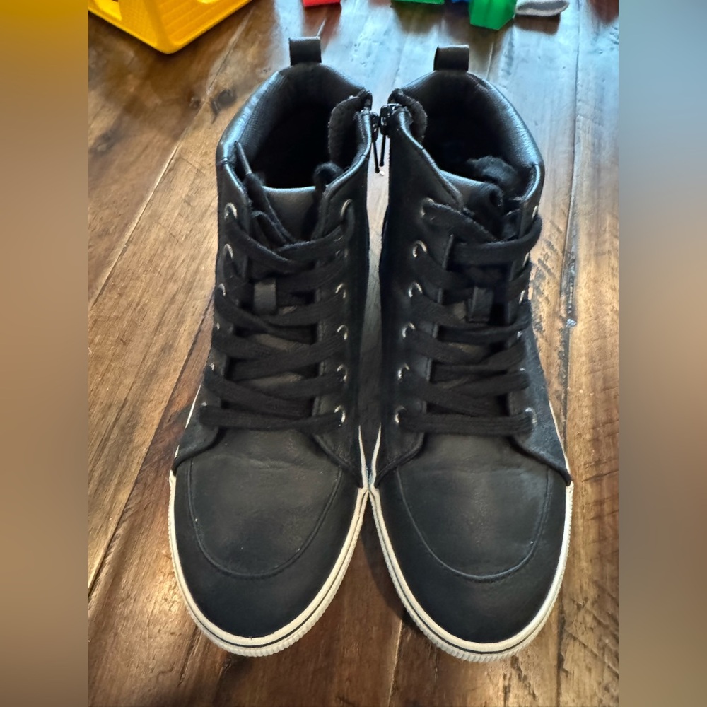 Kids Cat and Jack black high tops